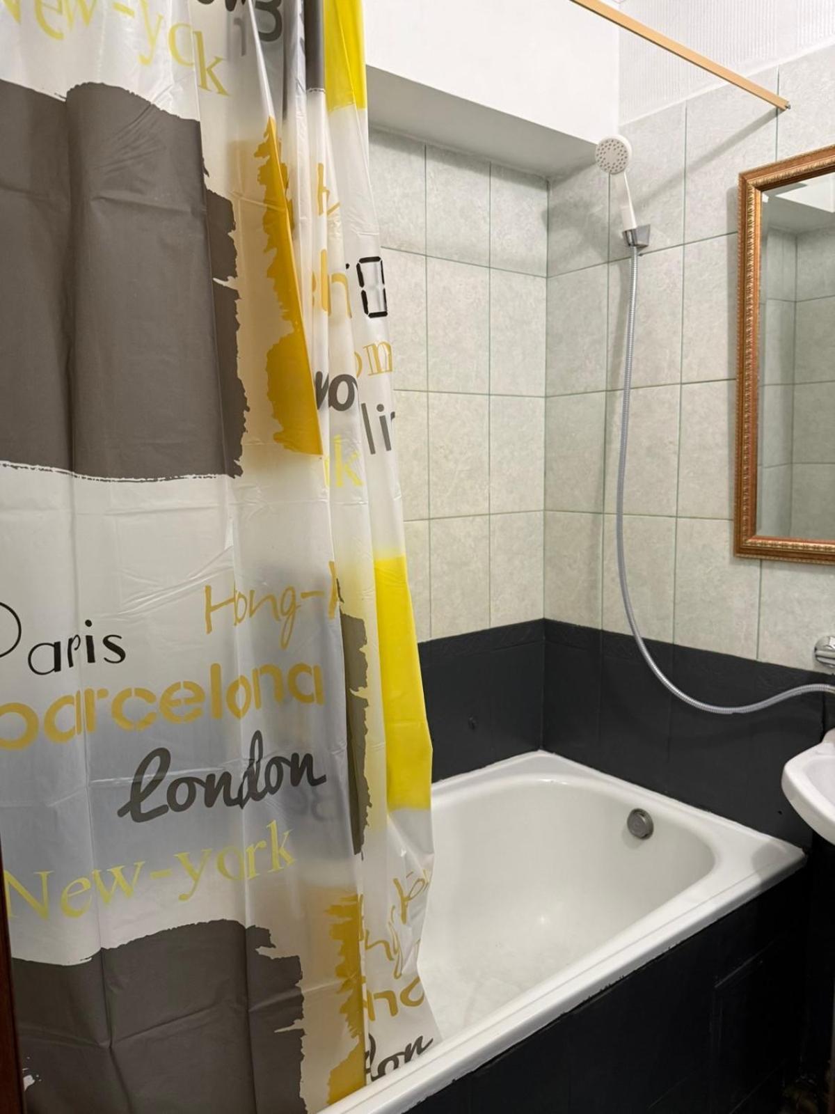 Apartment Olympyska On Velyka Vasylkyvska 45 Kiev Dış mekan fotoğraf